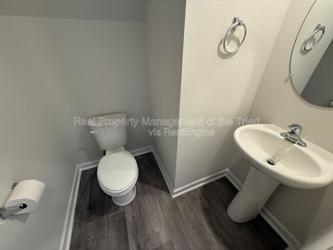 Photo - 1112 Broholmer Ln