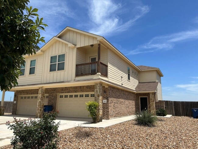 Building Photo - 3/2.5/2 with Game Room Loft / Balcony off ...