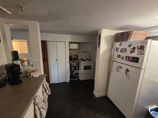 Photo - 662 7th Av E