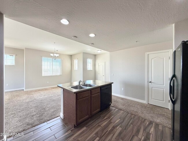 Photo - 1456 E 9th St