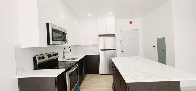 30 Howe Ave Unit 206