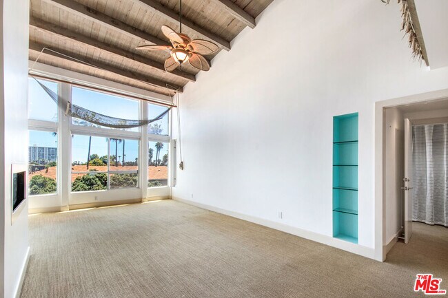 2221 Ocean Ave Unidad 308