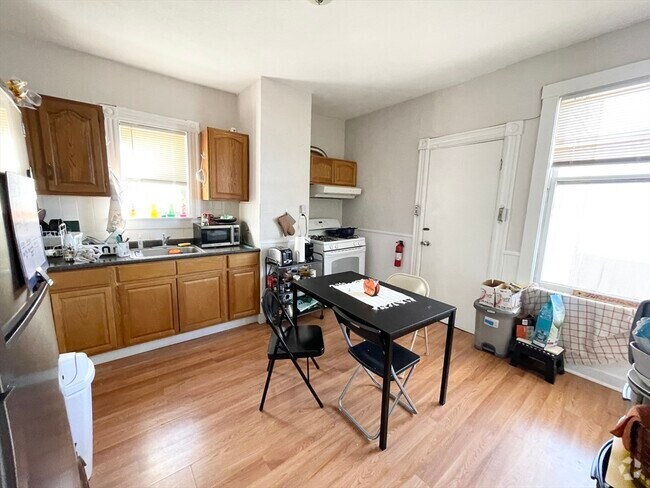 Building Photo - 45 Crescent Ave Unit 1 Rental
