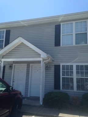 Building Photo - Two bedroom, 1.5 townhouse in Graham (Park... Unit D