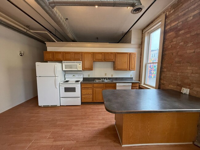 Photo - 125 E Michigan Ave Unit #B