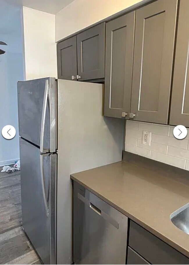 Photo - 3825 N Pine Grove Ave Unit ONE BEDROOM - 210