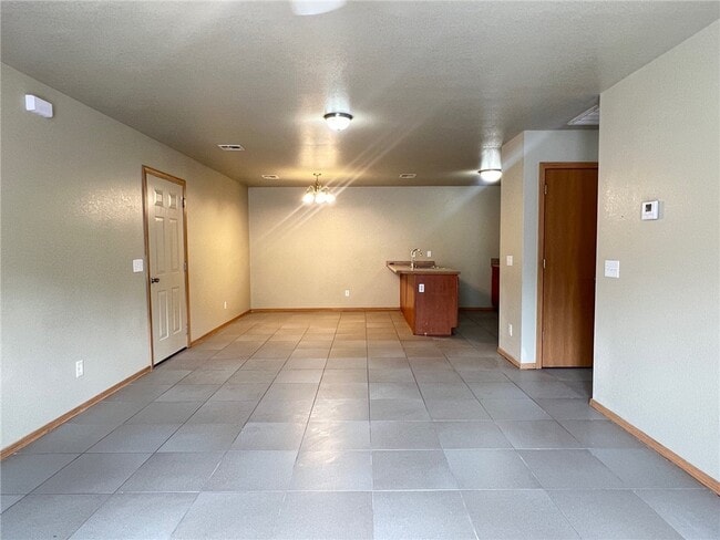 Photo - 1132 Remington Dr