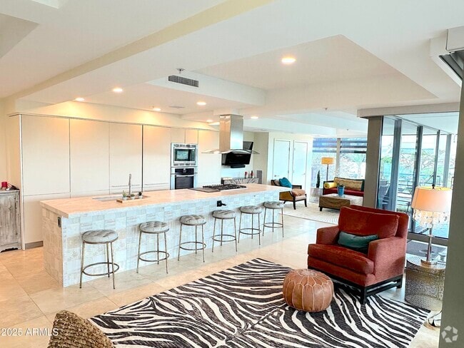 Building Photo - 7117 E Rancho Vista Dr Rental