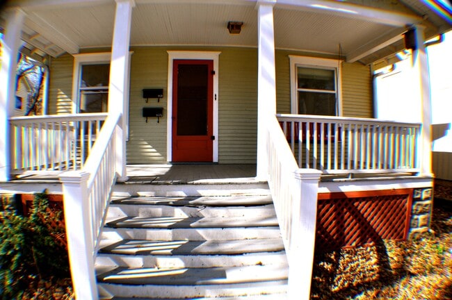 Photo - 913 Illinois St