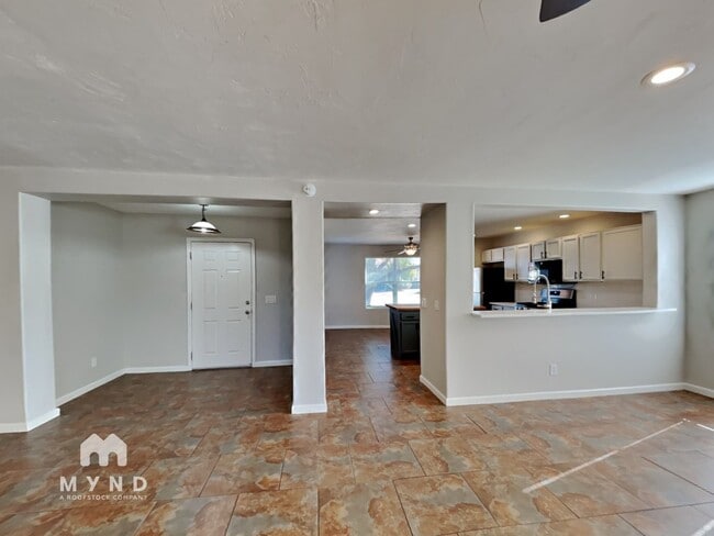 Photo - 10668 S Silverbluff Dr