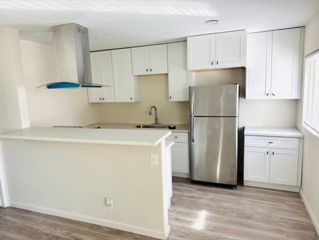 Photo - Bahama Palms, recientemente renovado: $1,850, 650 pies cuadrados — ¡Encantador refugio de 1 dormi...