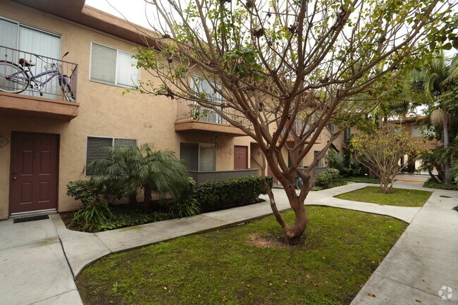Elan Glover Court
