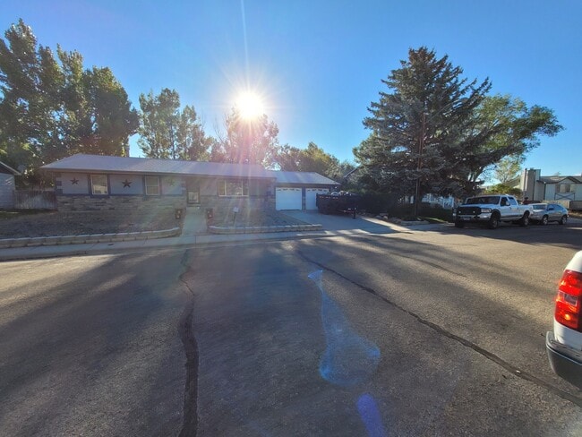 Photo - 2215 New Hampshire St