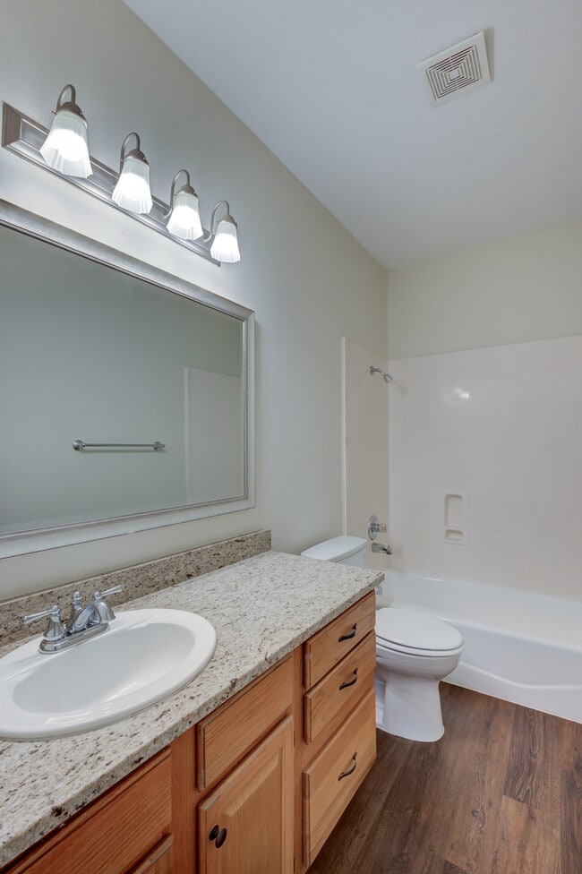 Photo - The Landmark Apartments