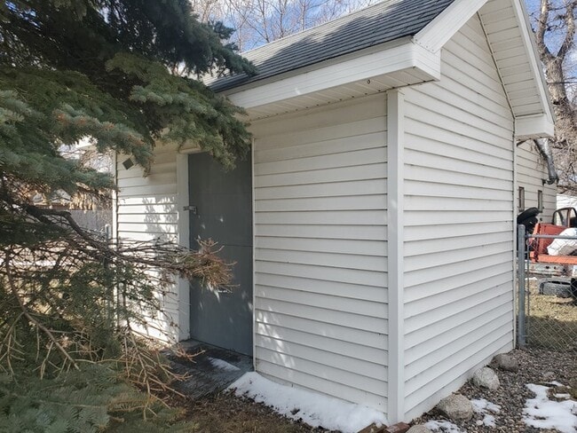 Photo - 301 Leonard Ave