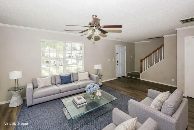 3079 Champion Ln SW