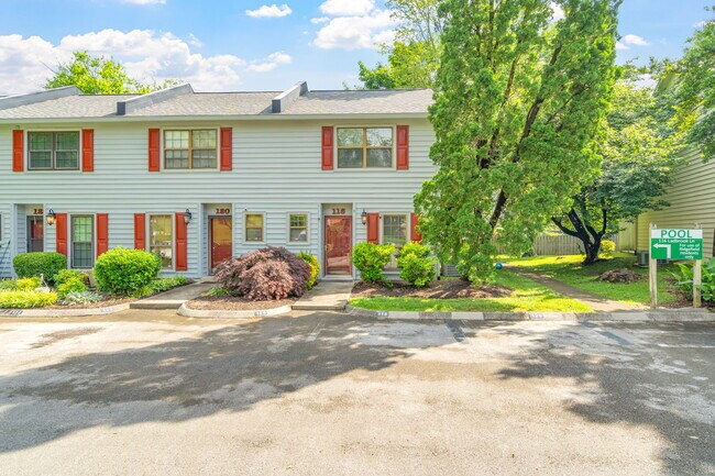 Photo - 118 Ladbrook Ln