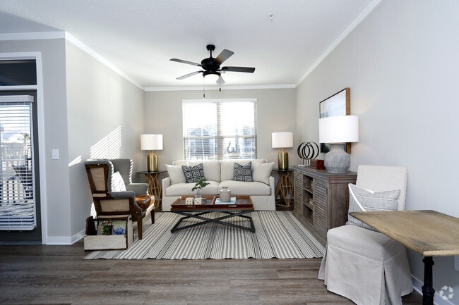 Photo - One Hampton Lake