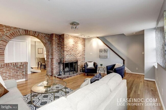 Photo - 410 11th St NE Unit #17
