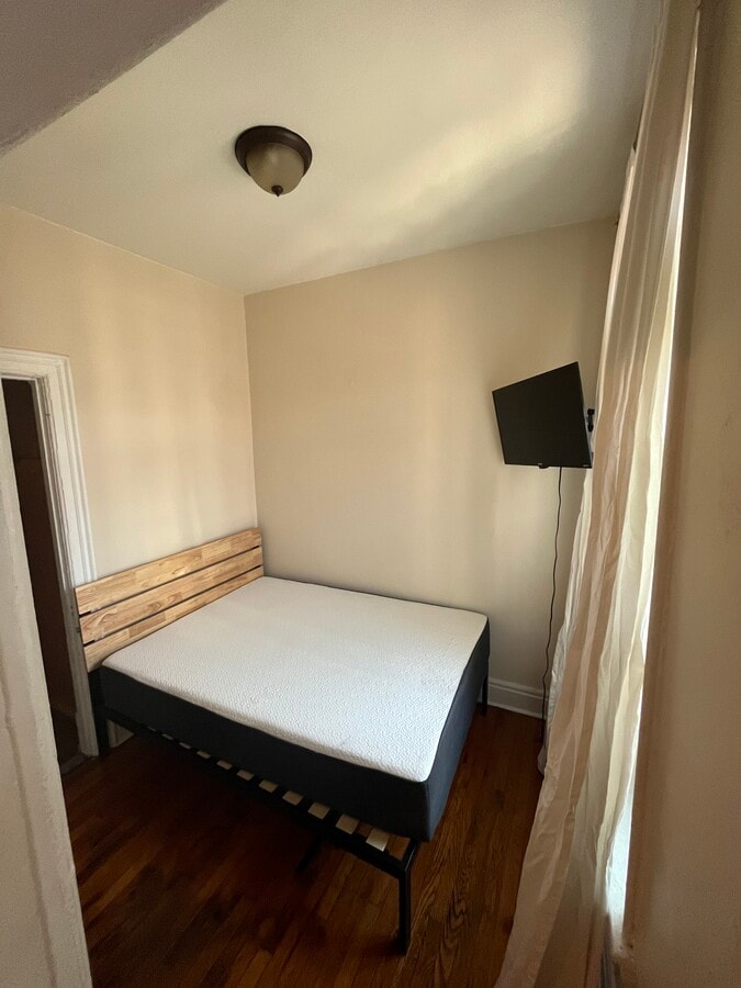 Photo - 118 4th St Unit Brownstone apt top floor