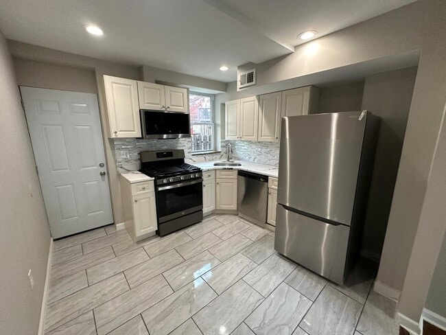 Photo - 1204W Cross St