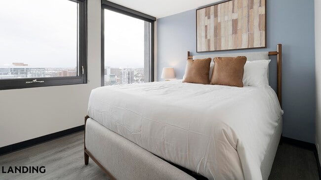 1922 W Ogden Ave Unit 1601