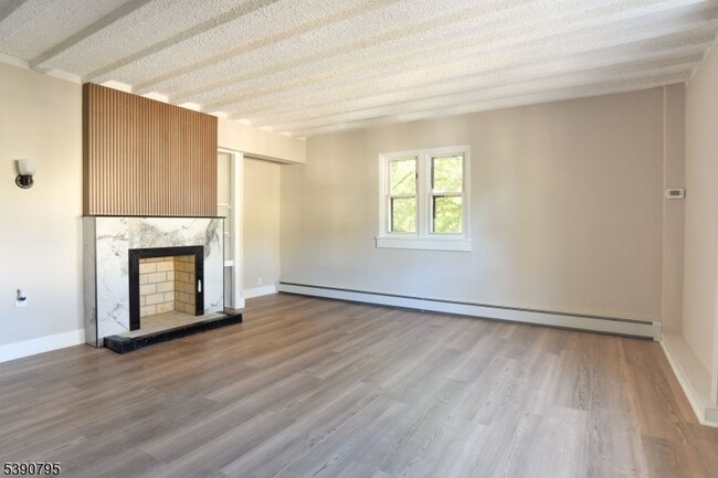 Building Photo - 285 Orchard Terrace Unit A-3