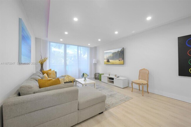 Photo - 19370 Collins Ave Unit 124