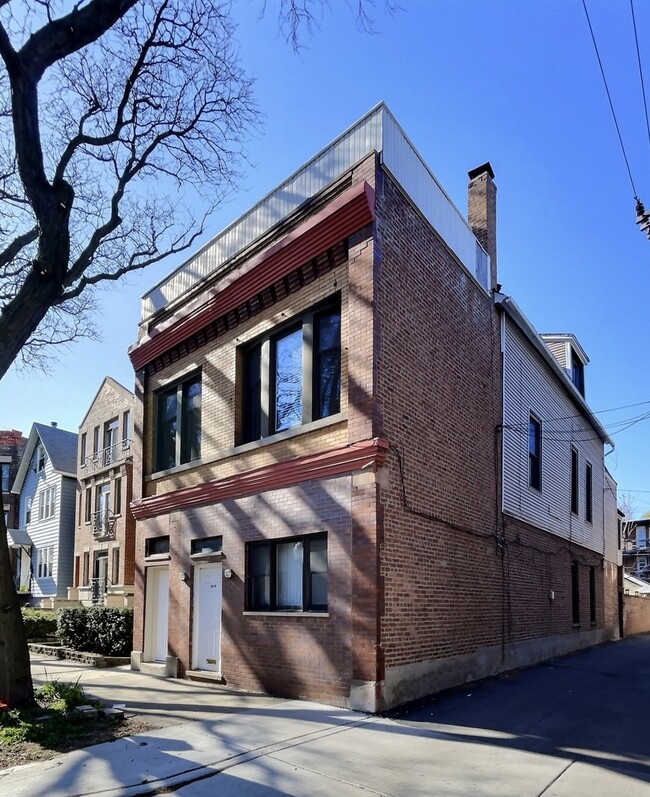 Photo - 1014 W George St Unit 1