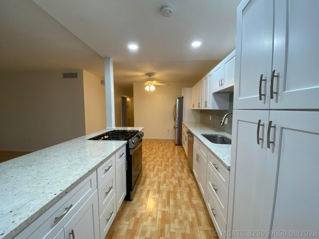 Photo - 250 SW 7th St Unit 13