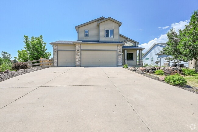 Building Photo - $2,995, 4 bed, 3.5 bath, located in Monume... Rental