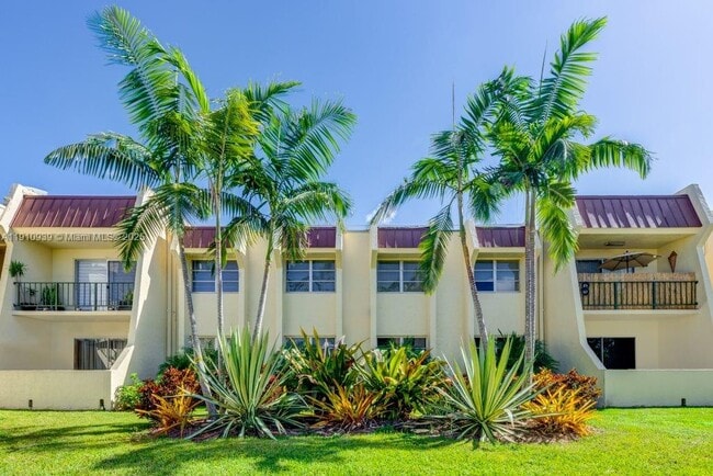 Building Photo - 14036 SW 90th Ave Unit 201-AA