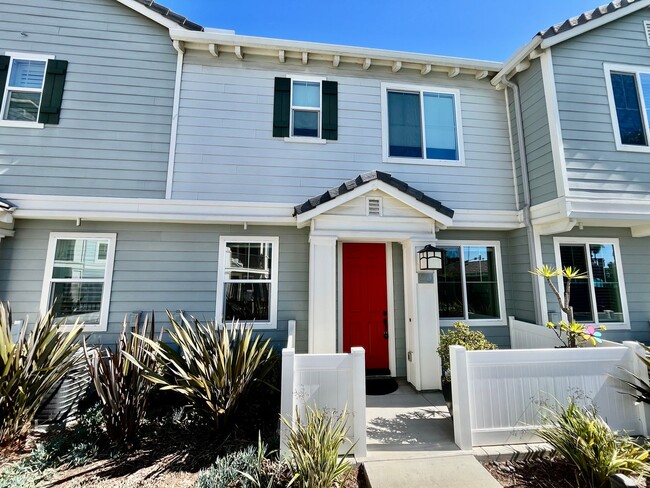 Updated 3BD 2.5BA Townhouse in Imperial Be... - Updated 3BD 2.5BA Townhouse in Imperial Be...