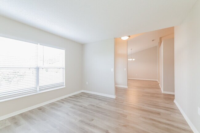 Photo - 9 Alicante Ct