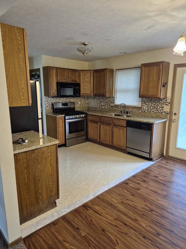 Building Photo - 5611 Madrid Dr Rental