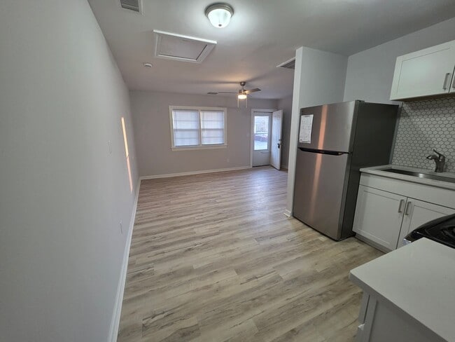 Photo - 727 Branch St Unit 2