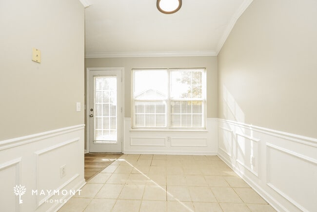 Photo - 233 Lake Forest Dr