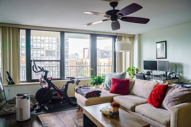 Photo - 1560 N Sandburg Terrace Unit 503J