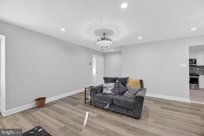 Photo - 133 Andover Pl