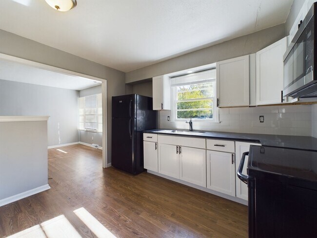 7804 E 48 Terrace