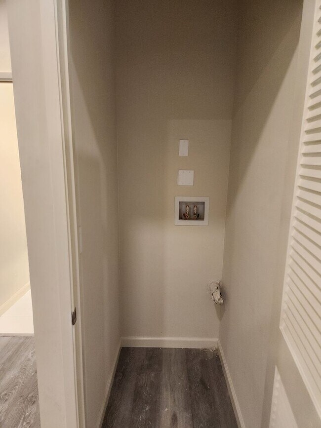 Photo - 570 Boden Way