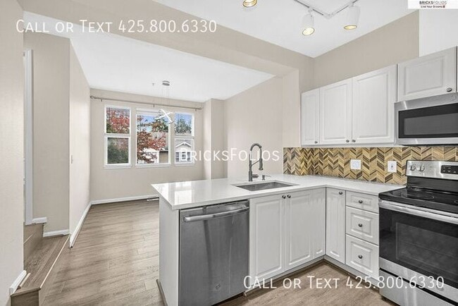 Photo - Prime Bellevue Location – Parkside Townhom...