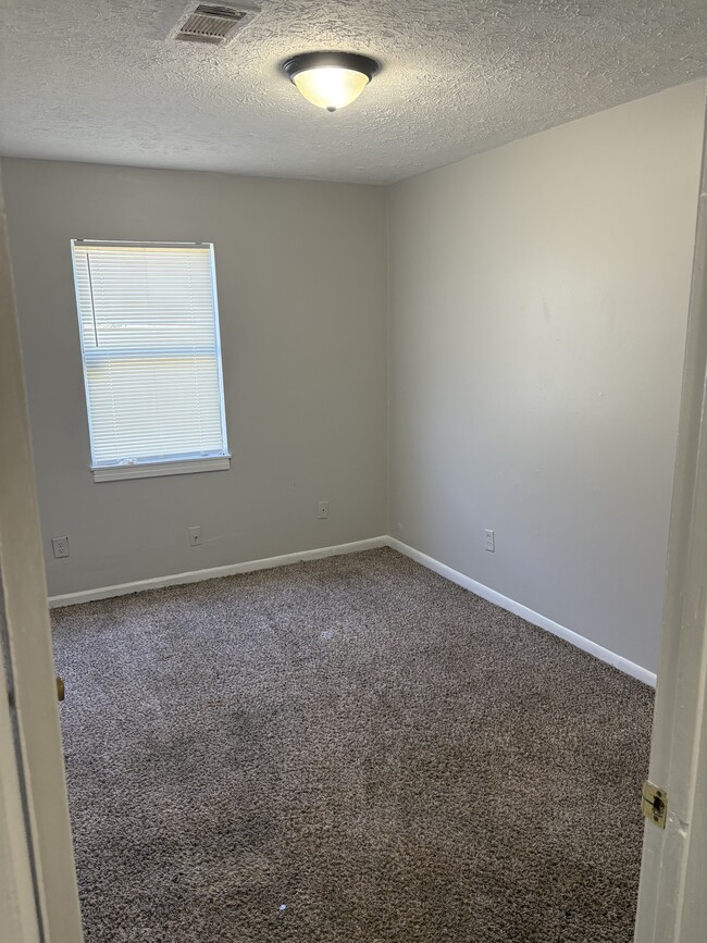Photo - 3879 Southmont Dr