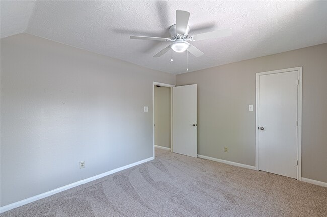 Building Photo - 14230 Cypress Ridge Dr