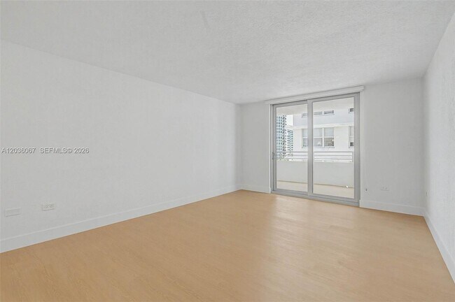Photo - 5555 Collins Ave Unit 7B