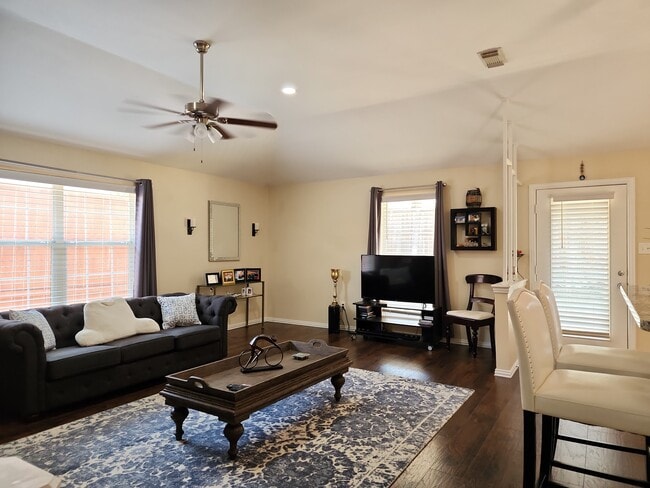 living room - 605 Blair Dr