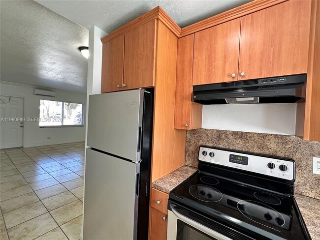 Photo - 1400 NE 56th St Unit 113