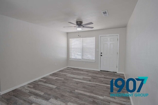 2516 Queensbury Rd