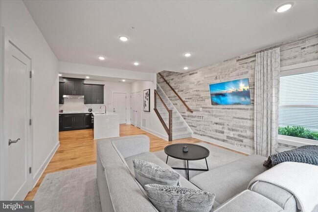 Photo - 44774 Tiverton Sq