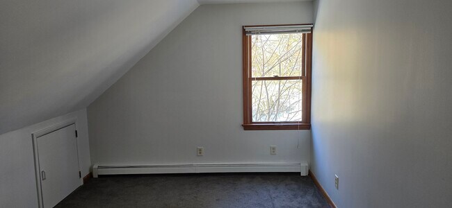 Bedroom - 100 Dogwood Ln Unit APT